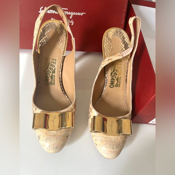 Salvatore Ferragamo Solidea Python Size 6 1/2 - Picture 1 of 11